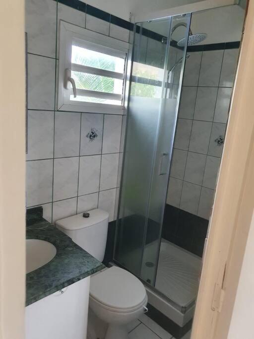 Le Sable Bleu - Evasion Tropicale A Sainte-Anne - Plage 5Min - Piscine - Parking - Logement Climatise - Vue Sur Les Palmiers - Parfait Pour Sejours En Famille Ou Entre Amis 외부 사진