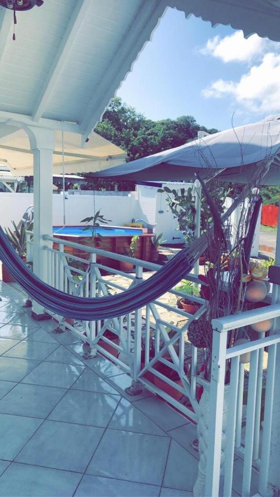 Le Sable Bleu - Evasion Tropicale A Sainte-Anne - Plage 5Min - Piscine - Parking - Logement Climatise - Vue Sur Les Palmiers - Parfait Pour Sejours En Famille Ou Entre Amis 외부 사진