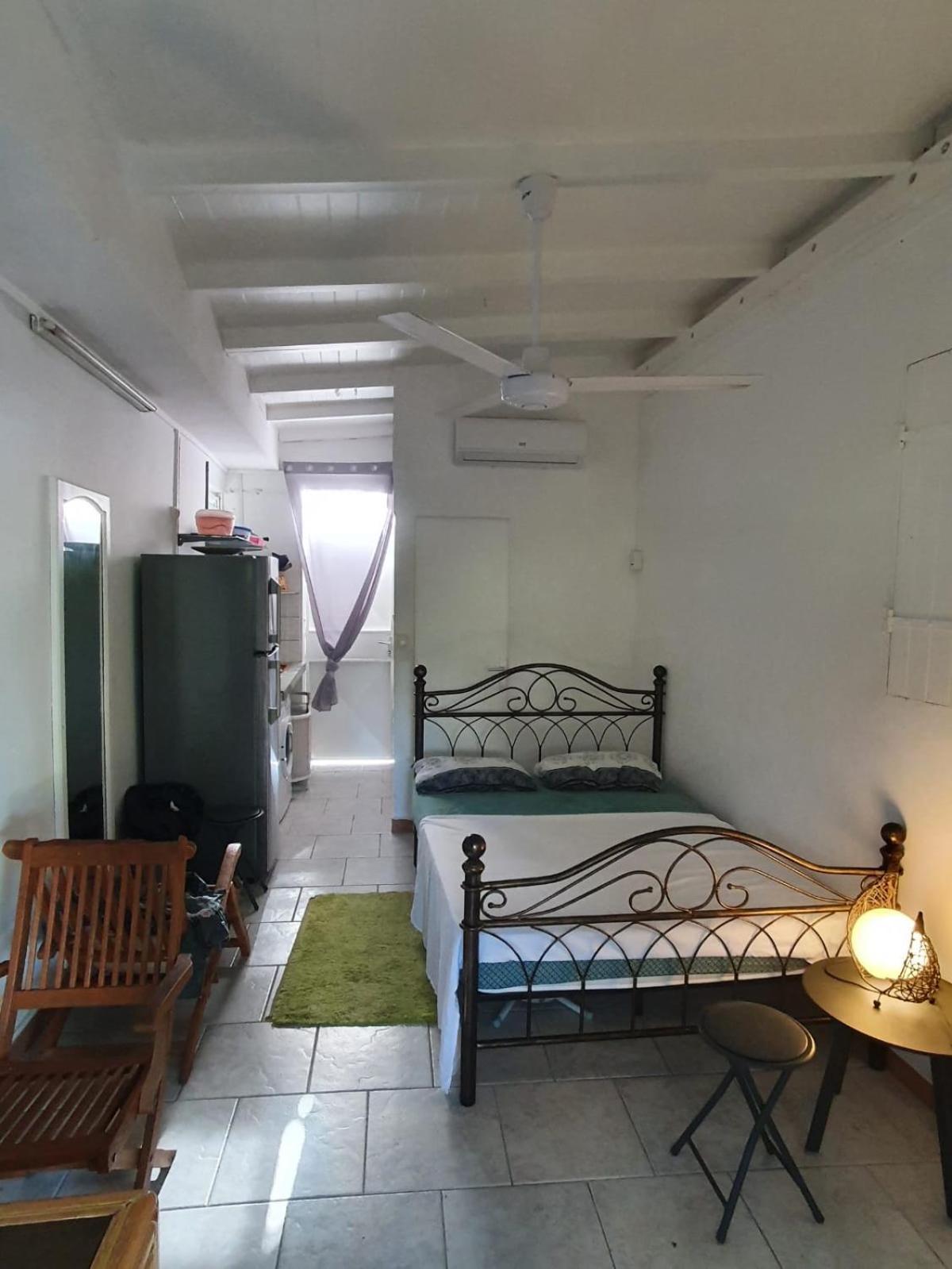 Le Sable Bleu - Evasion Tropicale A Sainte-Anne - Plage 5Min - Piscine - Parking - Logement Climatise - Vue Sur Les Palmiers - Parfait Pour Sejours En Famille Ou Entre Amis 외부 사진